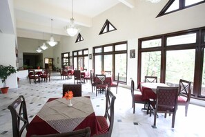 Café da manhã, almoço e jantar