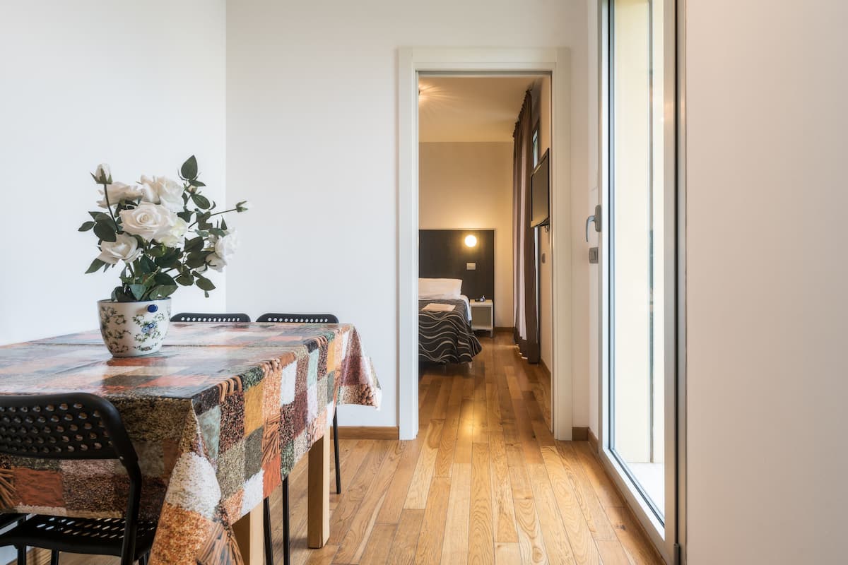 Comfort Triple Room, Ensuite (Galileo Galilei ) | Living area | 32-inch flat-screen TV with satellite channels, TV