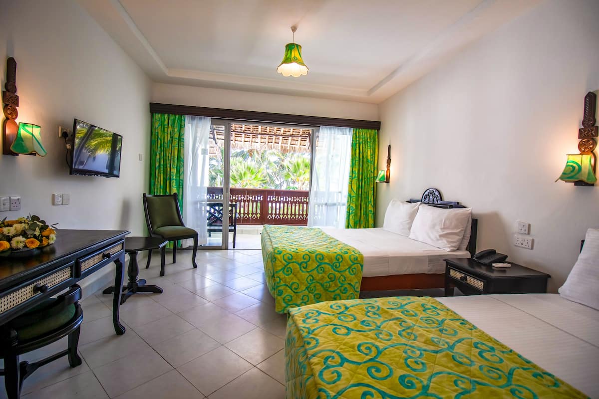 In-room safe, desk, free WiFi, bed sheets