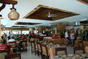 Free daily buffet breakfast - Bamburi Beach Hotel - All Inclusive (Mombasa)