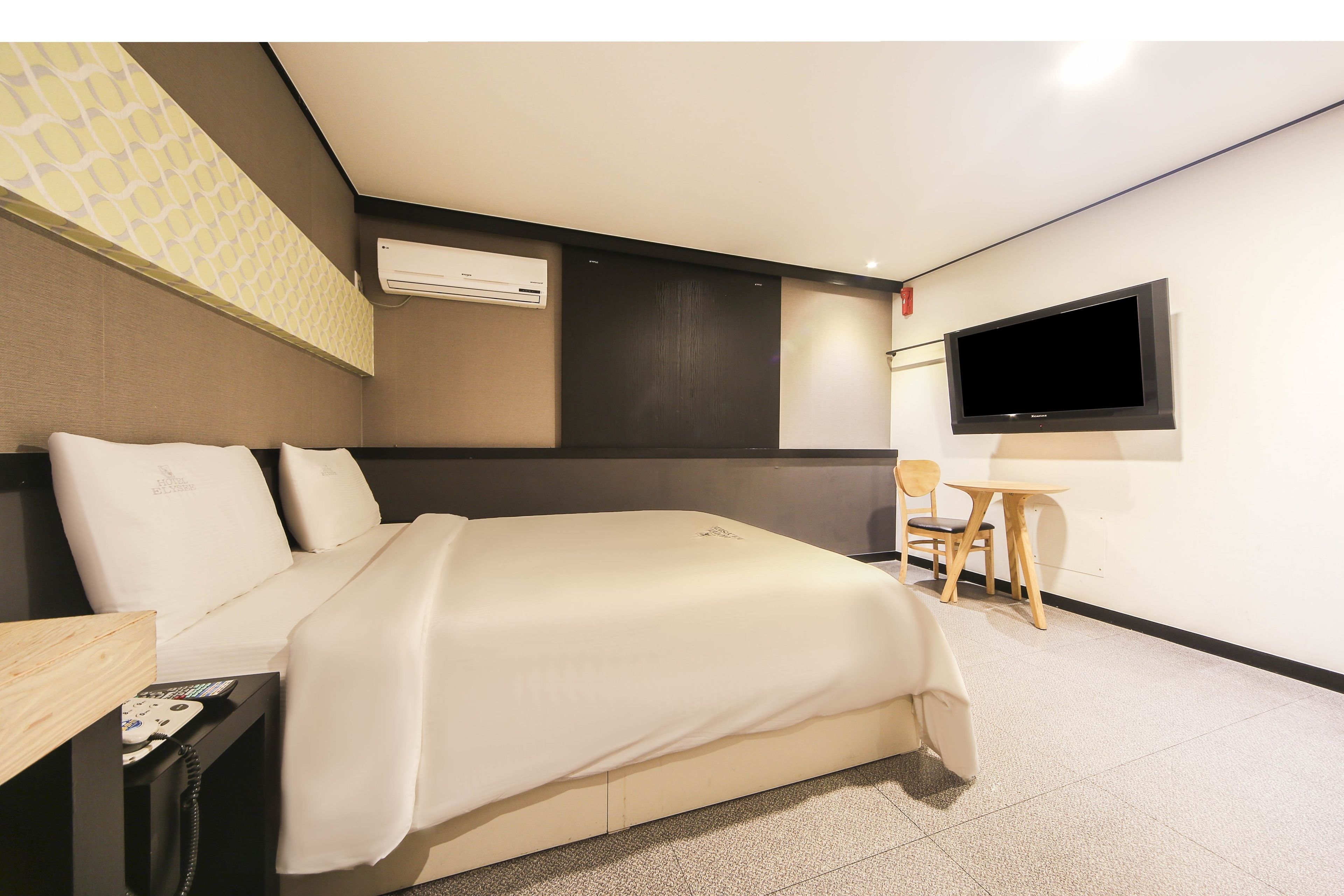 Photo - Elysee Hotel