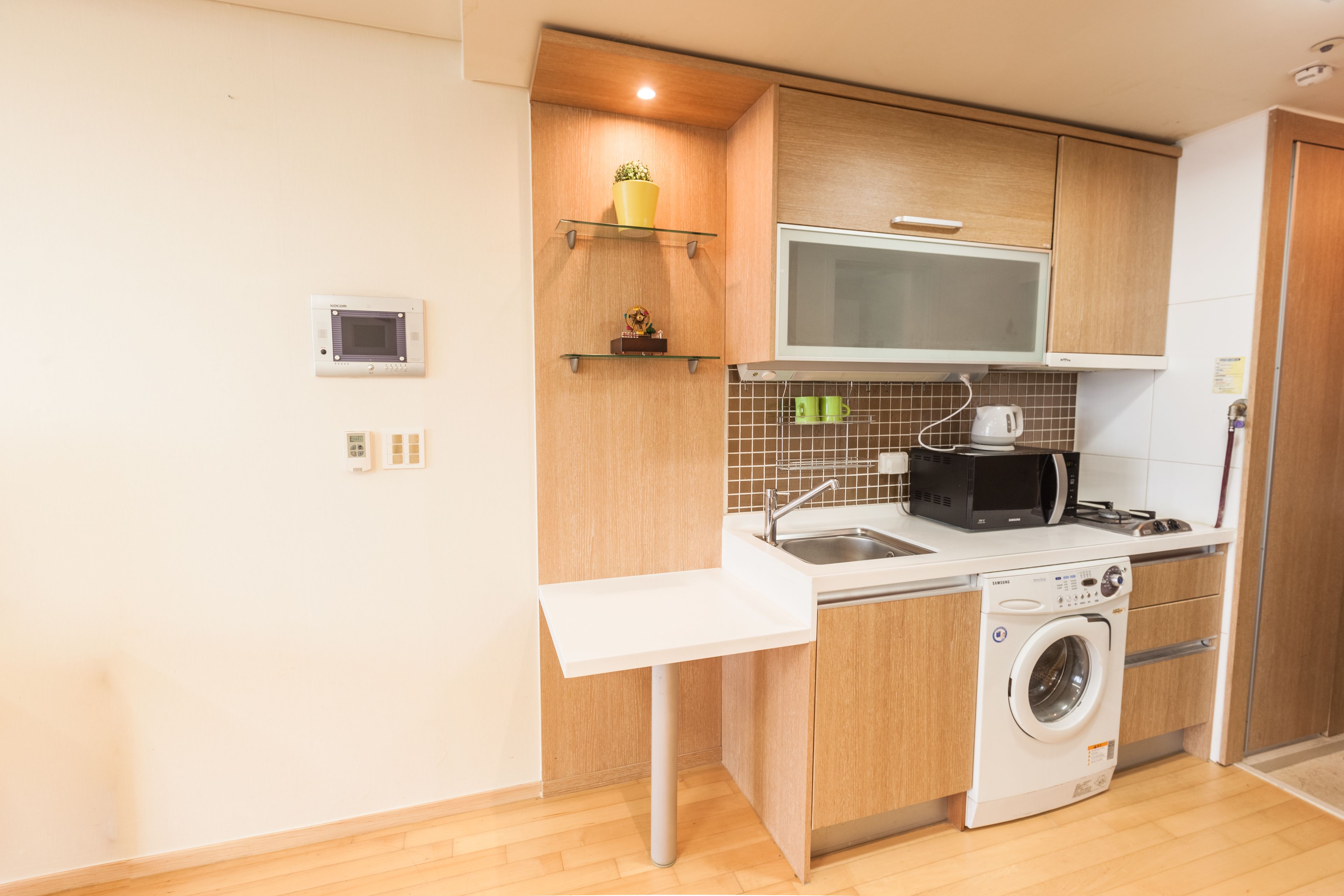 double room | premium bedding, desk, soundproofing, iron/ironing board