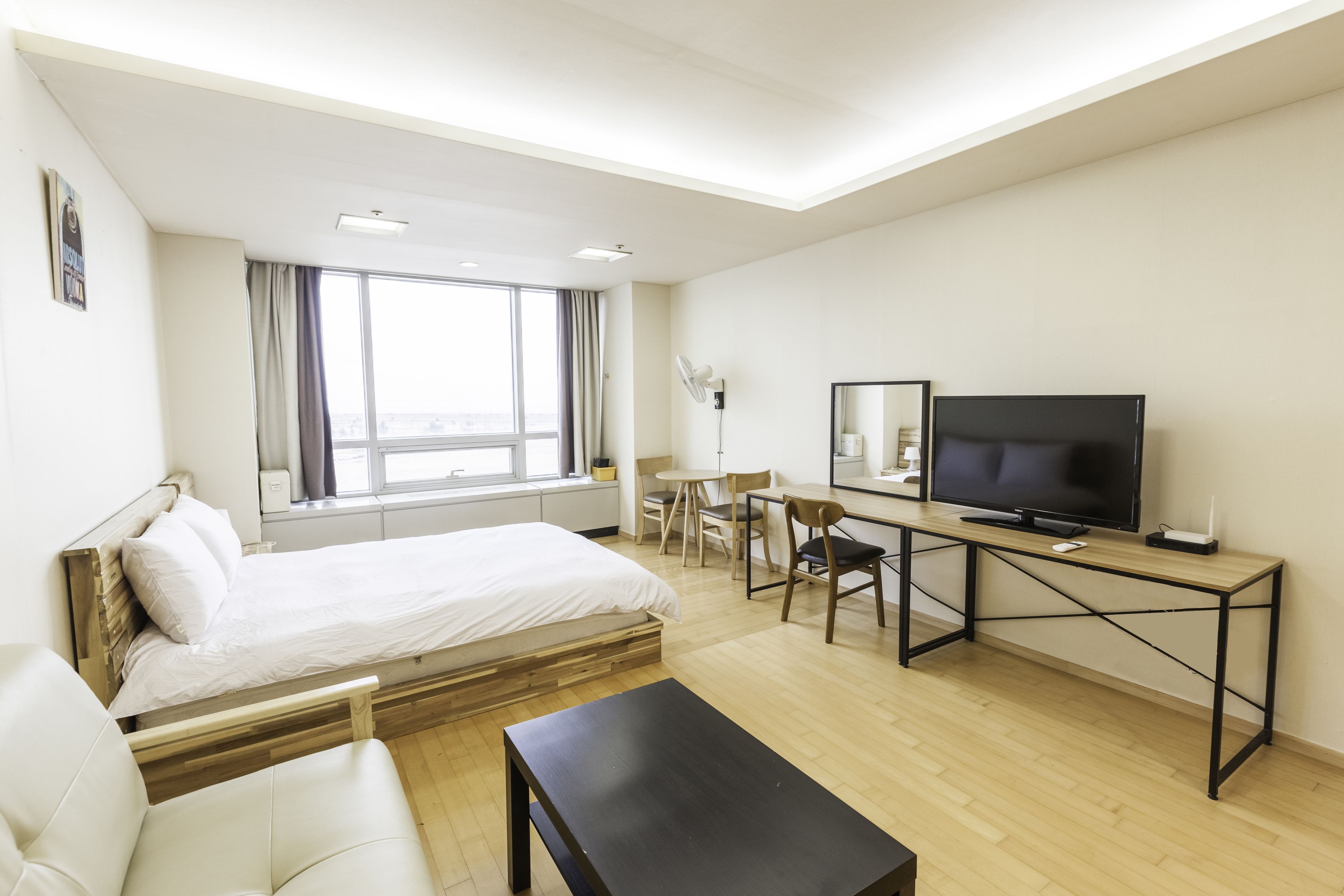 double room | premium bedding, desk, soundproofing, iron/ironing board