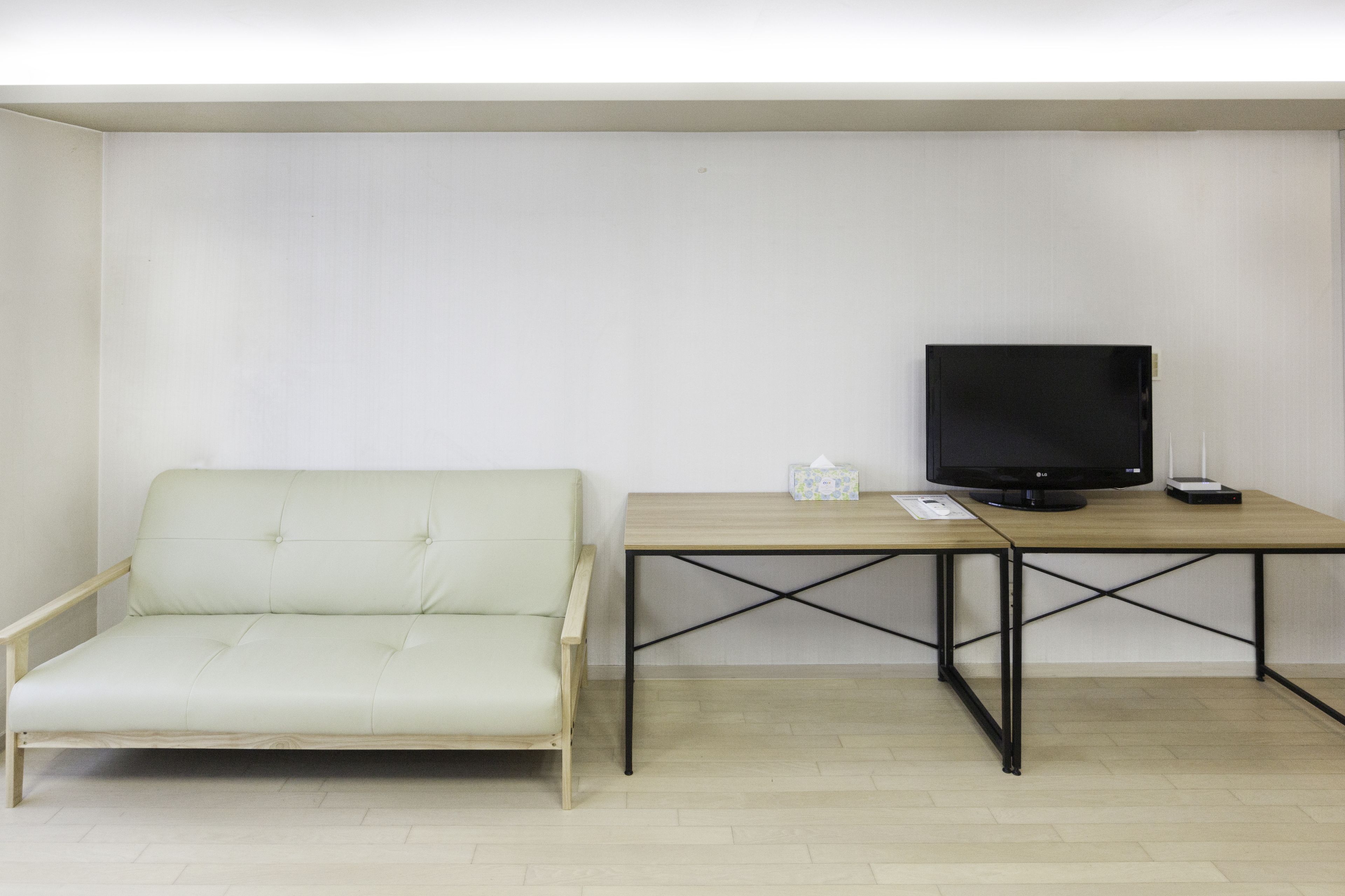 double room | premium bedding, desk, soundproofing, iron/ironing board