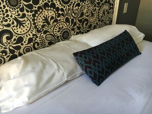 Deluxe-Zimmer, 1 Queen-Bett | Schreibtisch, Bügeleisen/Bügelbrett, kostenloses WLAN