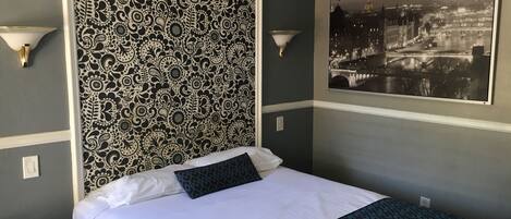 Bureau, fer et planche à repasser, Wi-Fi gratuit