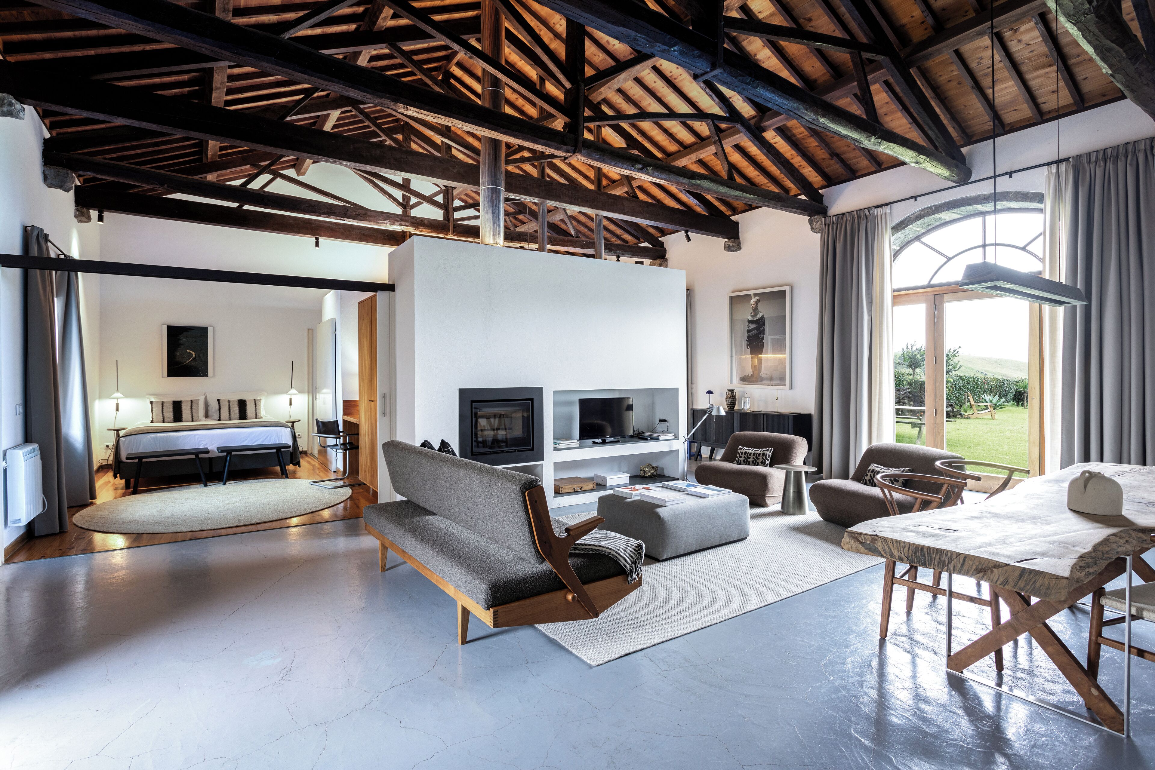 디자인 로프트 | 거실 공간 | LCD TV, 벽난로