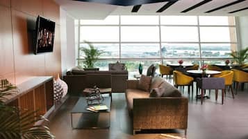 ์๋ฐ ์์ค ๋ด ํธ์ ์์ค/์๋น์ค