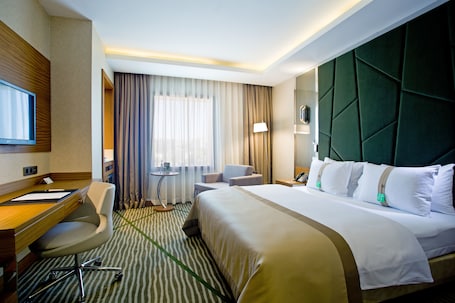 Minibar, in-room safe, desk, soundproofing