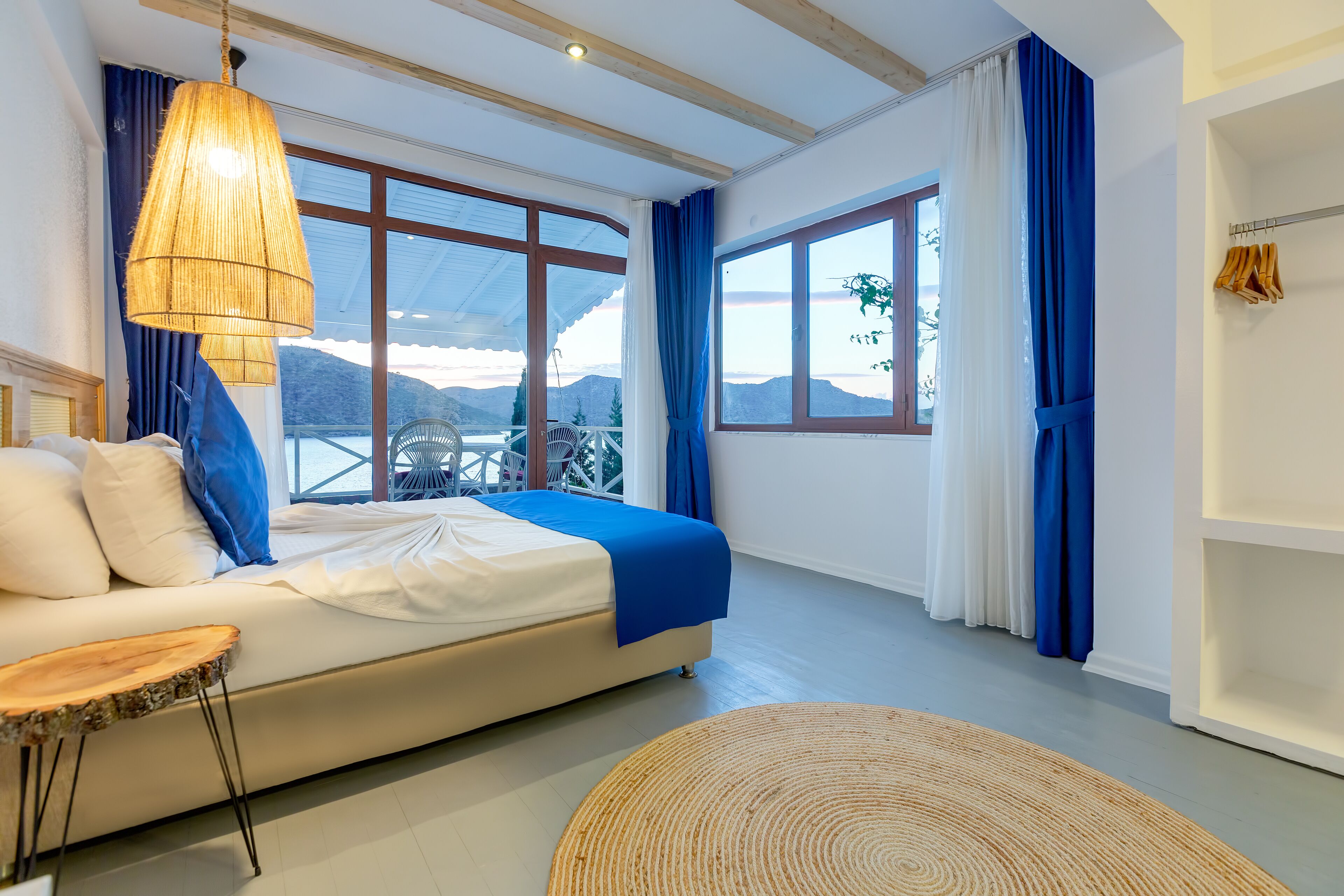 Superior Room, Terrace, Sea View | Minibar, in-room safe, free WiFi, bed sheets