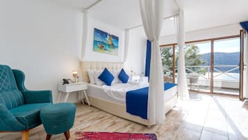 Superior Room, Balcony, Sea View | Minibar, in-room safe, free WiFi, bed sheets