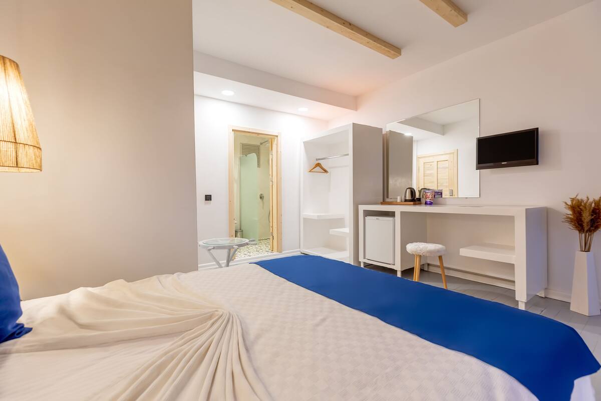 Double Room, Balcony, Partial Sea View