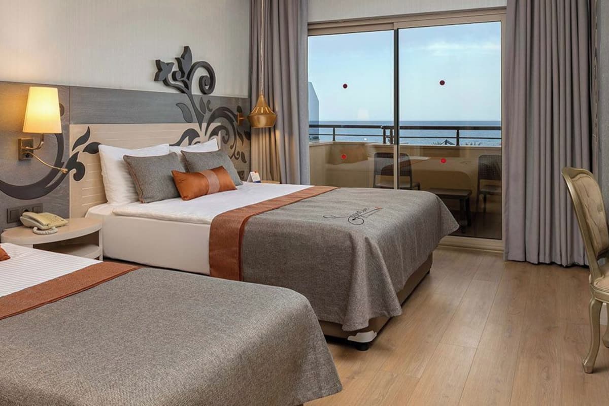1 bedroom, free minibar, in-room safe, desk