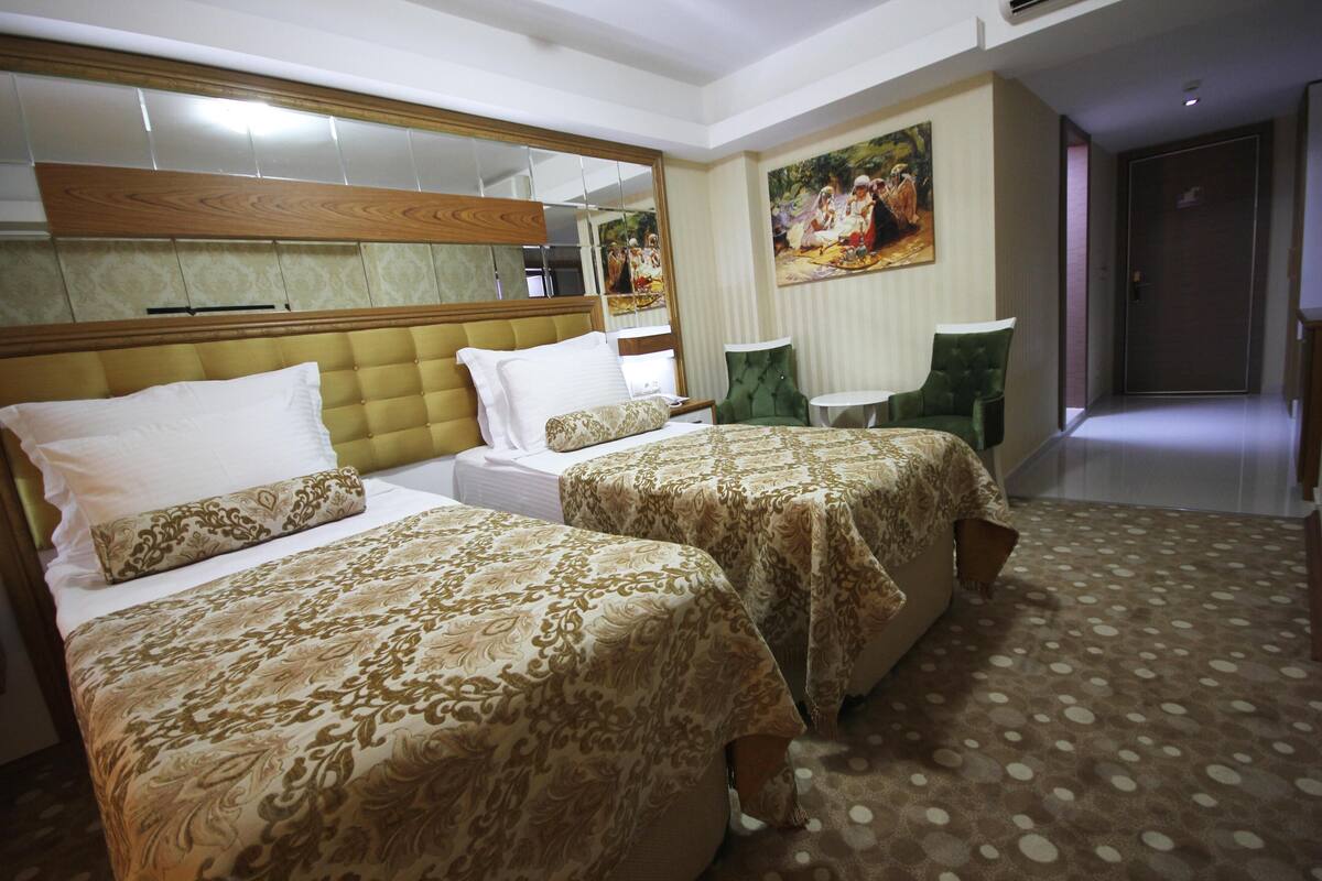Minibar, in-room safe, soundproofing, free WiFi