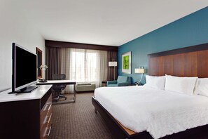 Desk, laptop workspace, blackout drapes, iron/ironing board - Hilton Garden Inn Victoria (Victoria)