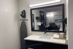 Hair dryer - Days Inn by Wyndham Calhoun GA I-75 and US-41 (Calhoun)