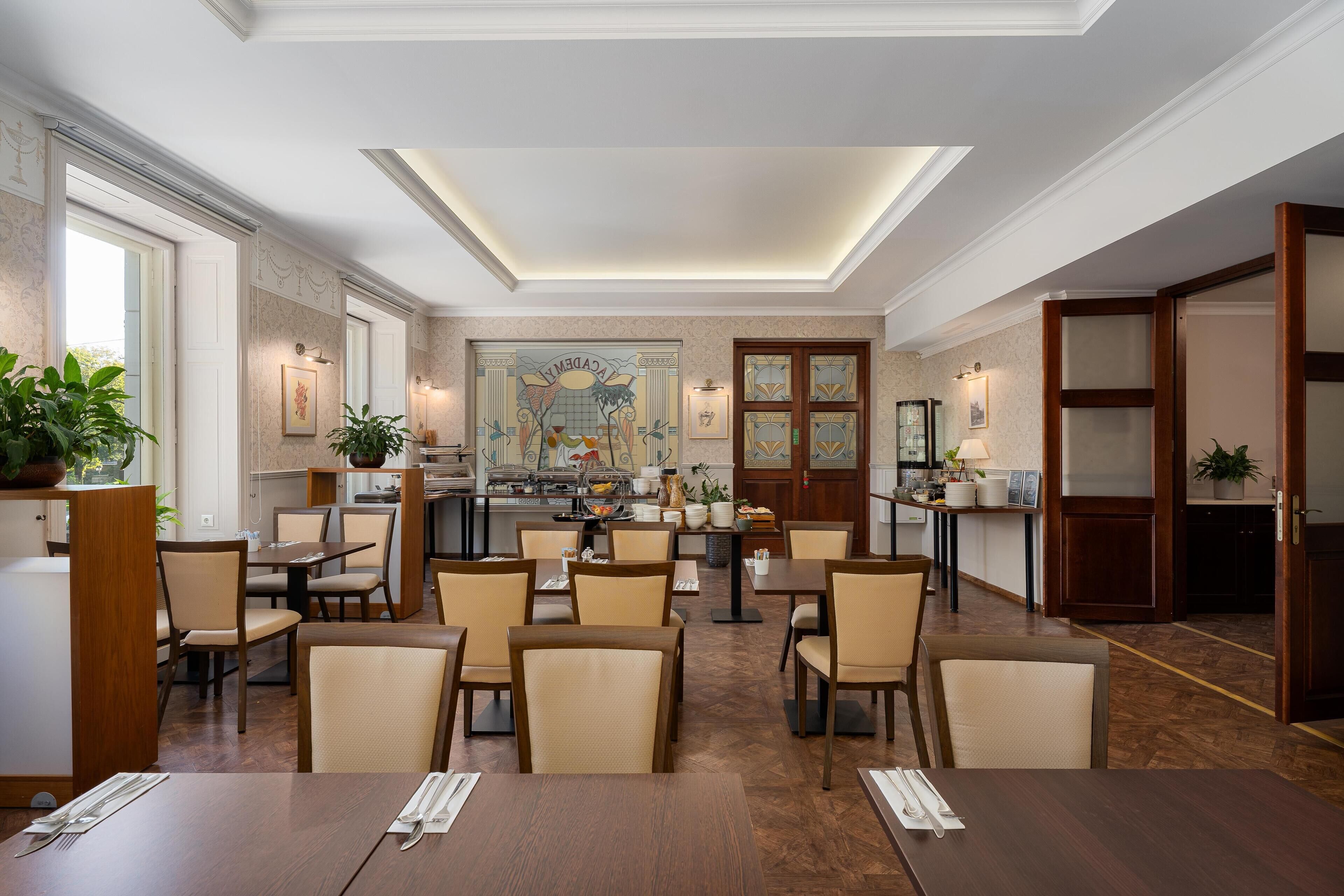 Päivittäinen buffetaamiainen (20 EUR per henkilö)