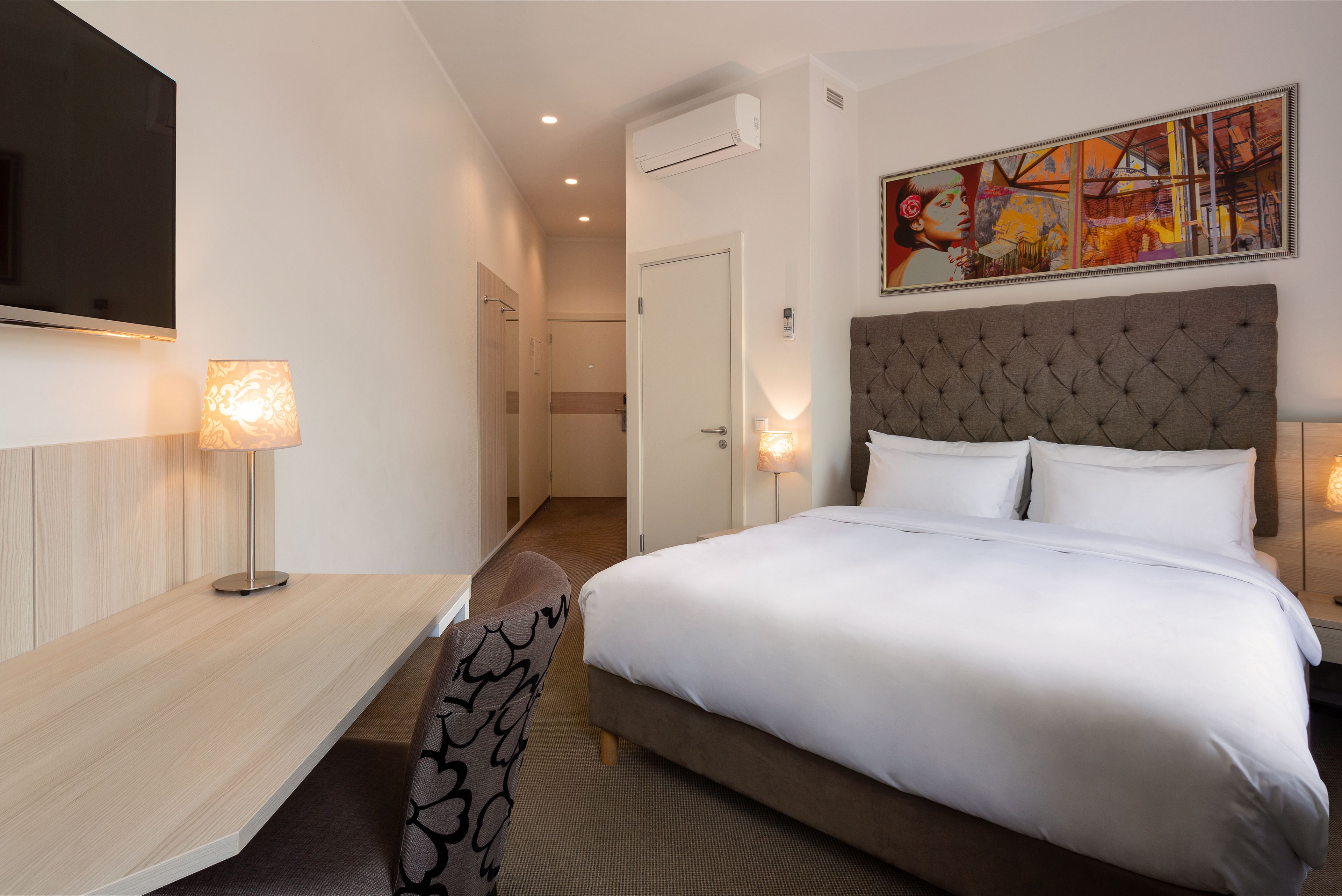 premium bedding, in-room safe, individually decorated, desk