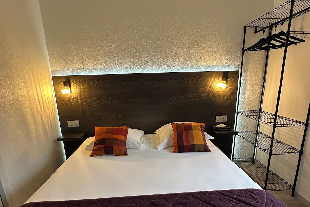 Renovated Double Room | Desk, blackout drapes, iron/ironing board, free WiFi