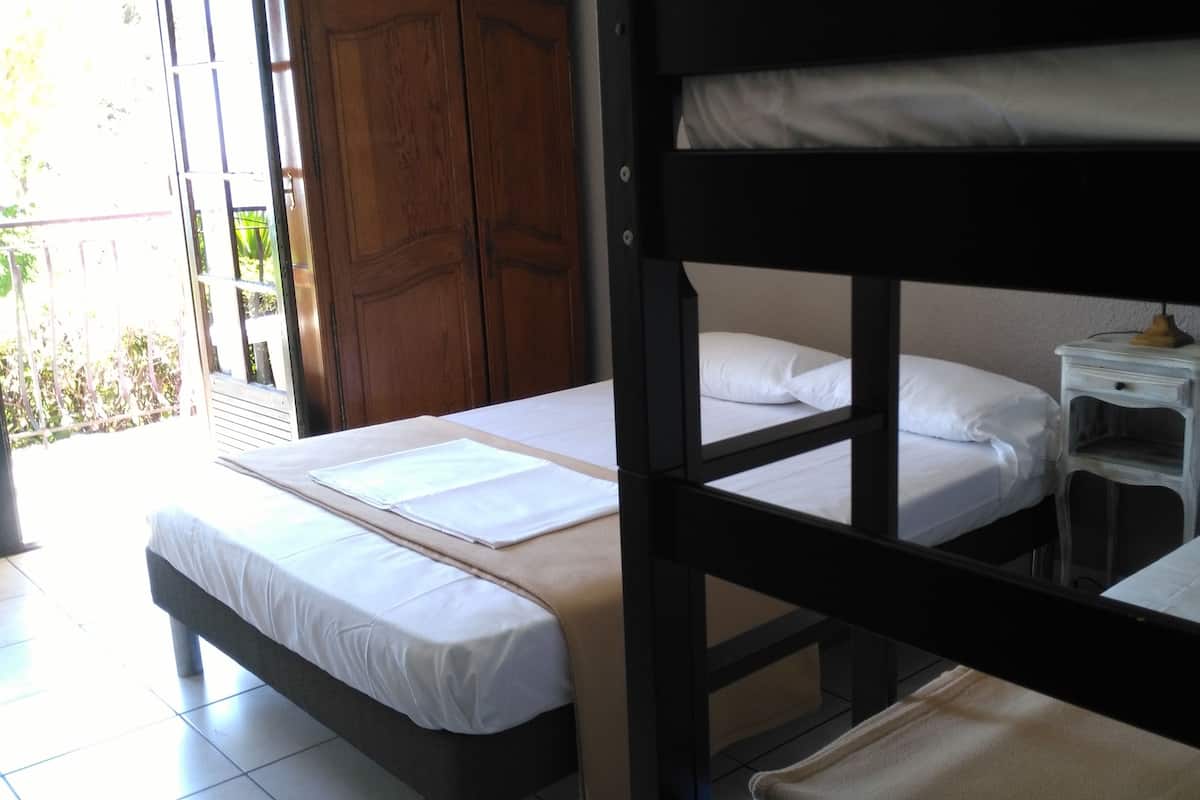 Camera quadrupla, vista mare | Biancheria da letto di alta qualità, con stile personalizzato