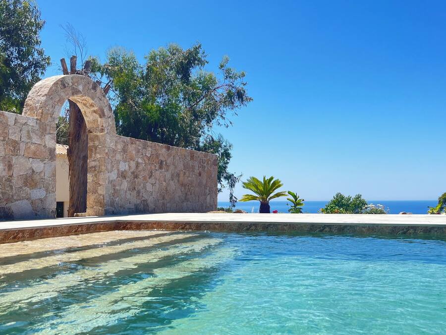 Seasonal outdoor pool, pool umbrellas, sun loungers