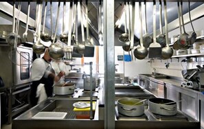 Lunch and dinner served, Italian cuisine