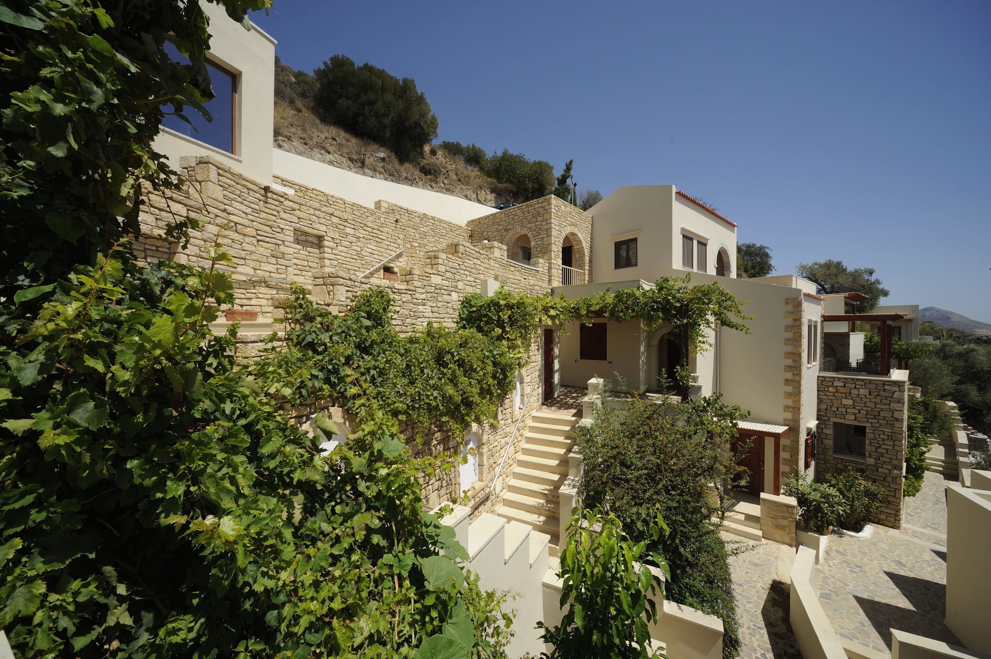 Executive Suite, Sea View (Junior) | Courtyard view