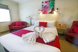 办公桌、熨斗/熨衣板、免费 WiFi、床单