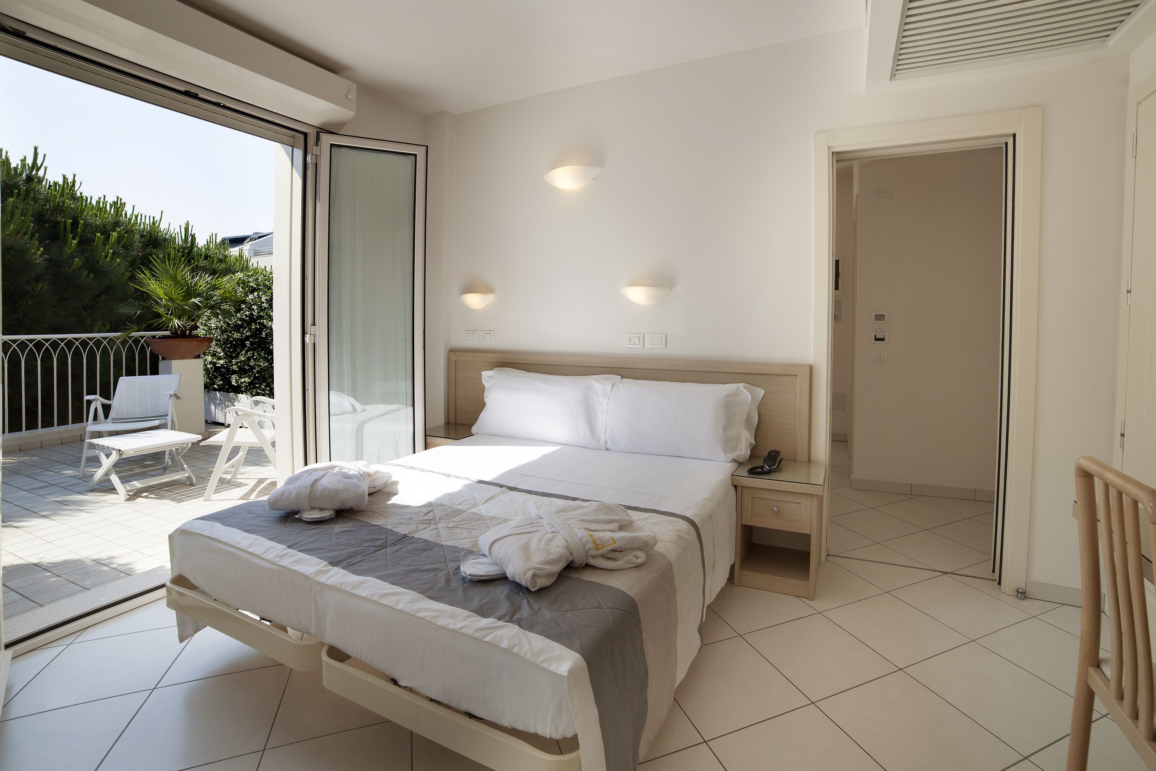 suite, connecting rooms (roof garden & solarium) | premium bedding, pillow-top beds, minibar, in-room safe