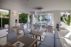 Free daily buffet breakfast  - Hotel Gala (Riccione)