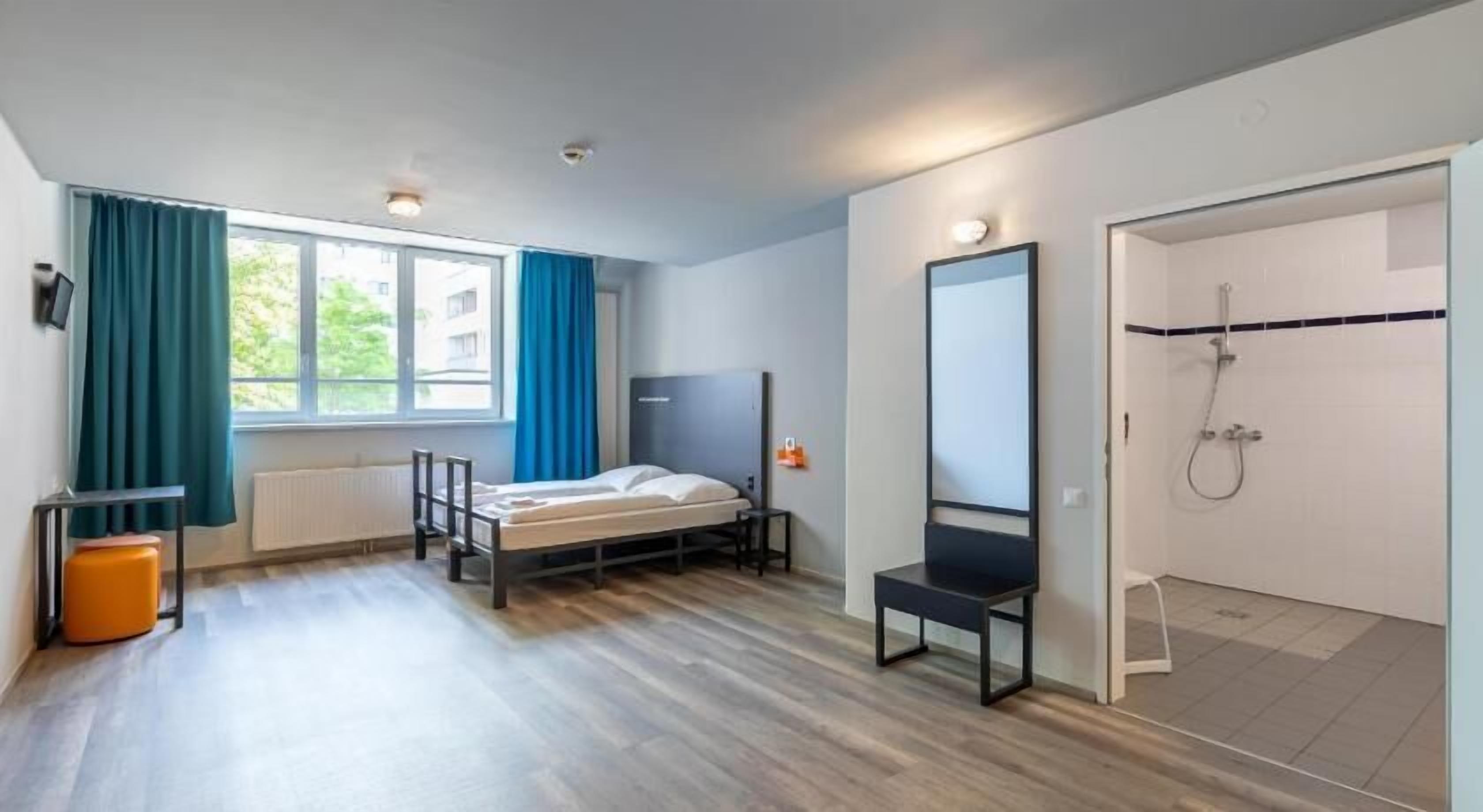 In-room safe, desk, iron/ironing board, free WiFi