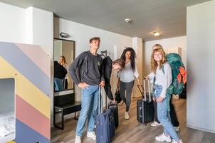 Quarto (6 Guests) | Cofres nos quartos, escrivaninha, ferros/tábuas de passar roupa