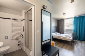 Zimmersafe, Schreibtisch, Bügeleisen/Bügelbrett, kostenloses WLAN