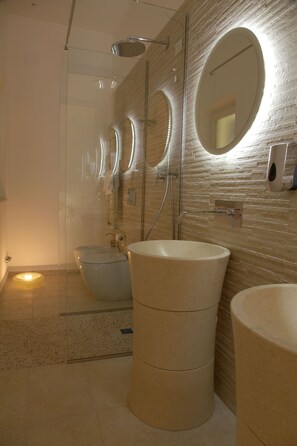 Superior Room | Hypo-allergenic bedding, minibar, in-room safe, soundproofing - Hotel Cave del Sole (Matera)