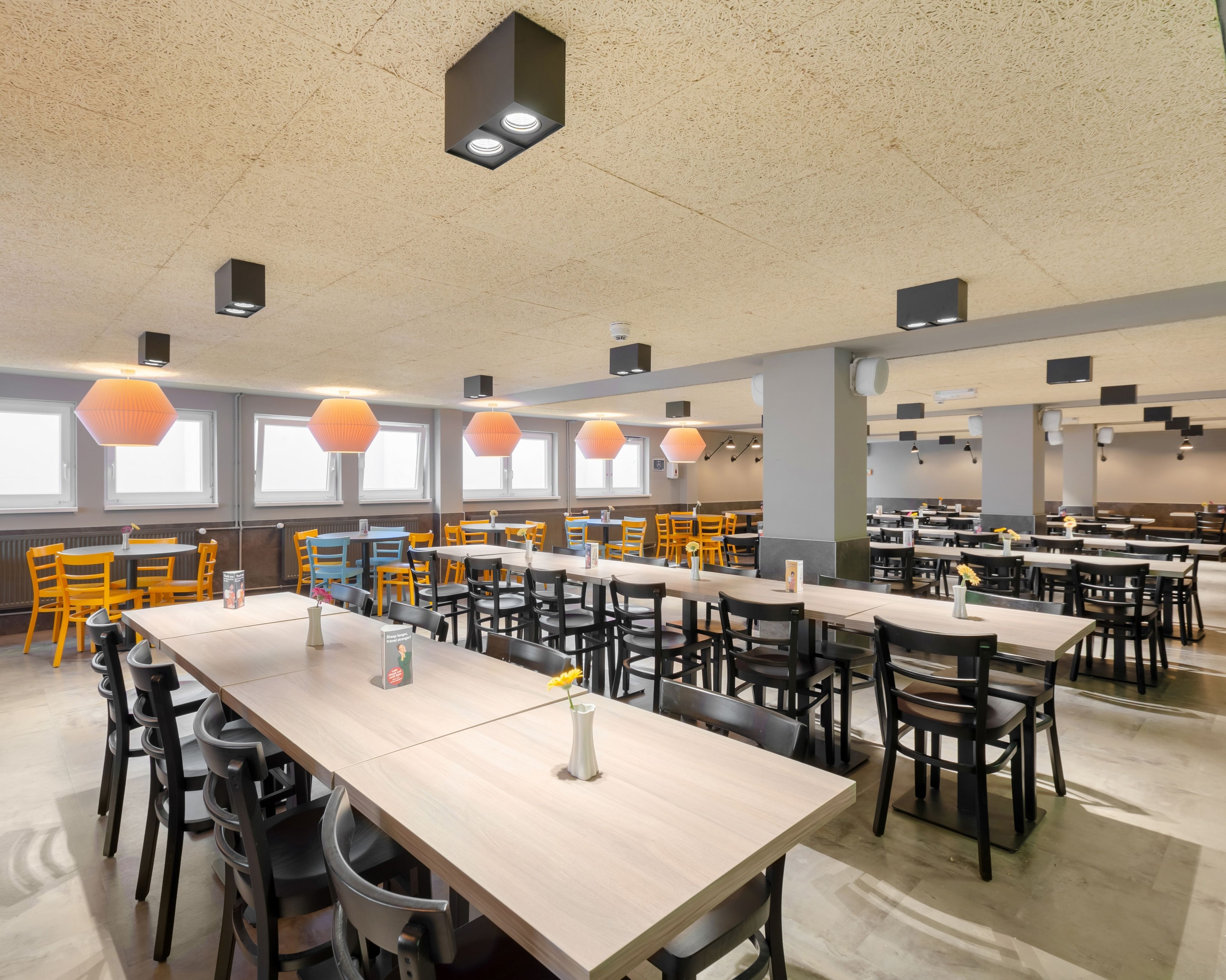 每日付費供應吃到飽自助式早餐