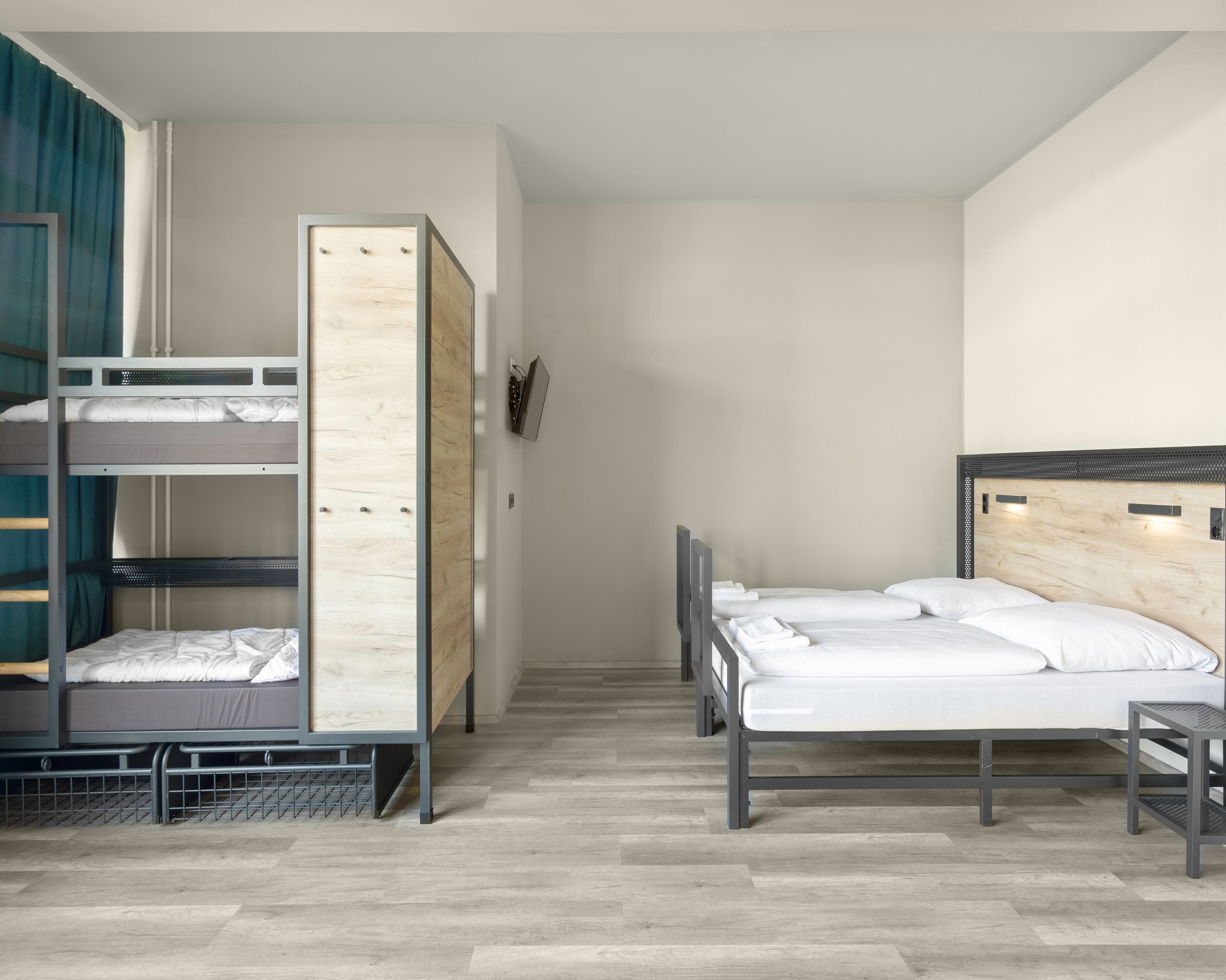 Coffres-forts dans les chambres, bureau, Wi-Fi gratuit, draps fournis