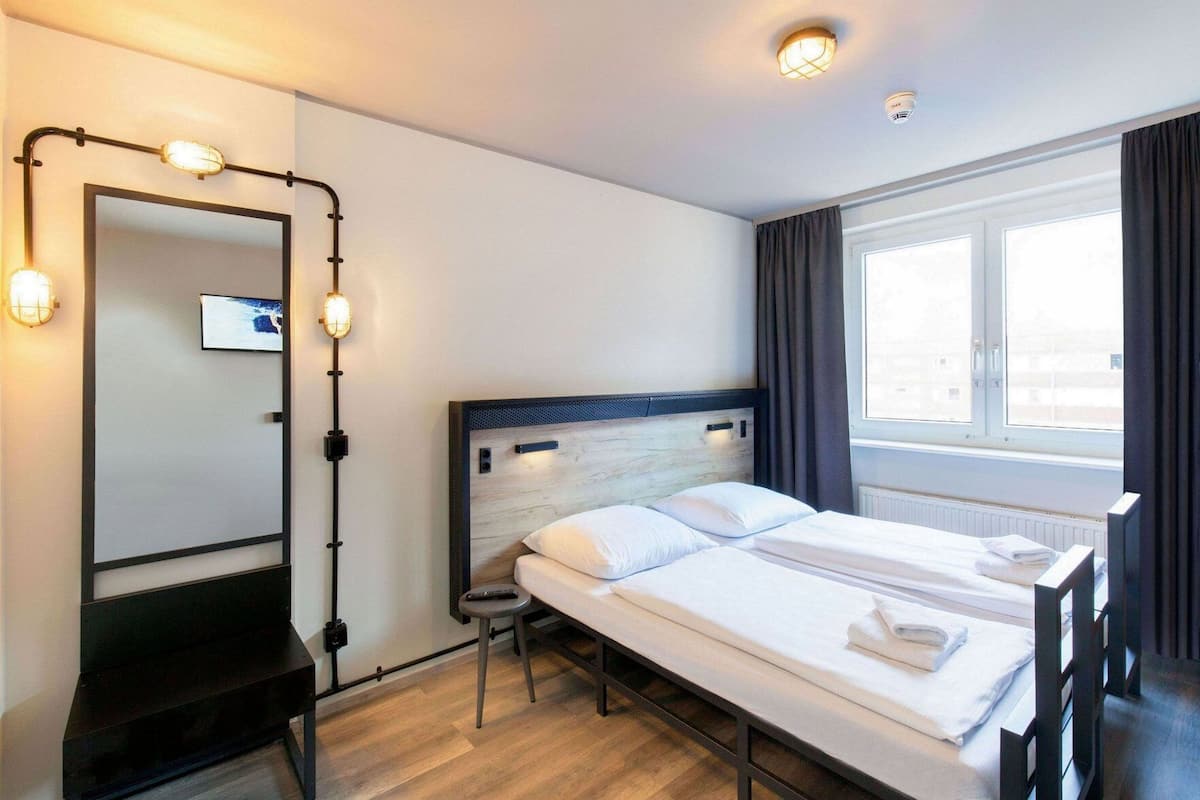 Coffres-forts dans les chambres, bureau, Wi-Fi gratuit, draps fournis