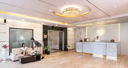 Foxoso Taj View Hotel