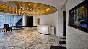 Interior entrance - Royal Seasons Hotel Taichung Zhongkang (Taichung)