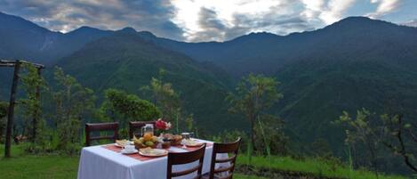 2 restaurants, lokale gerechten