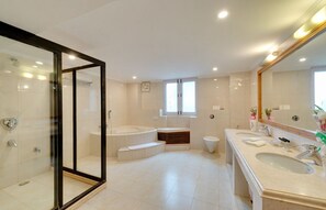 Penthouse, 2 Double Beds | Bathroom | Free toiletries, hair dryer, slippers, towels - Hotel Combermere (Shimla)