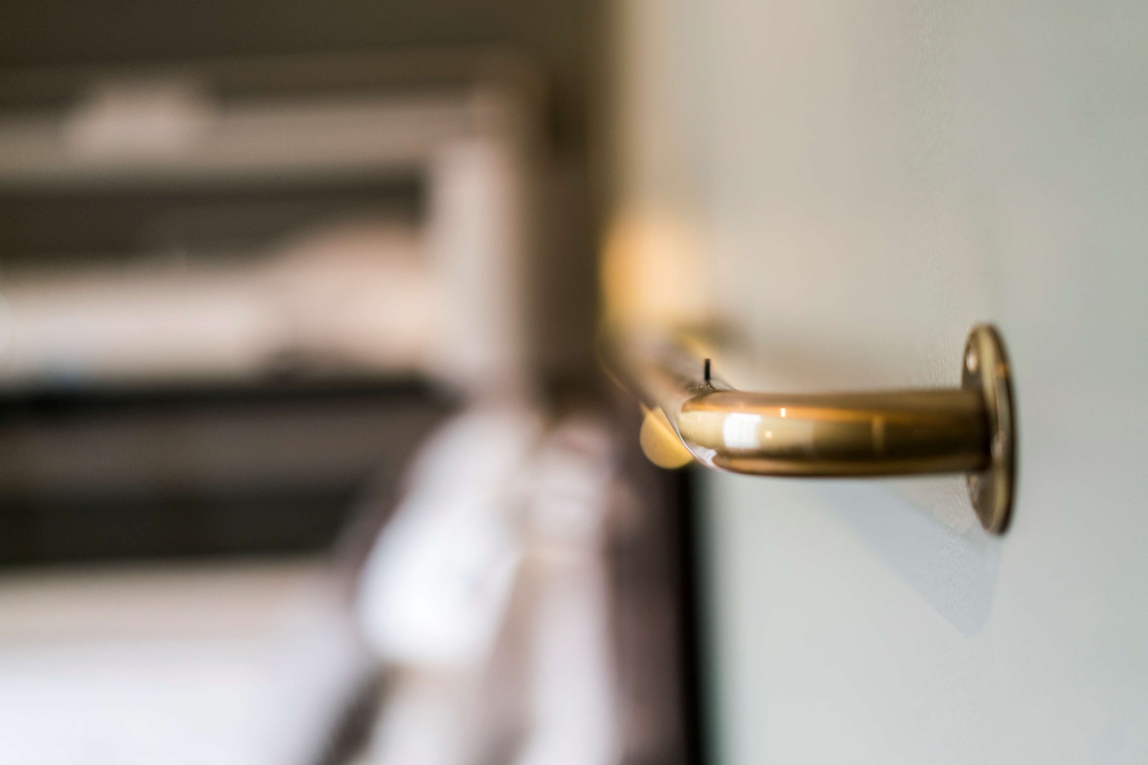 desk, blackout curtains, soundproofing, free cots/infant beds