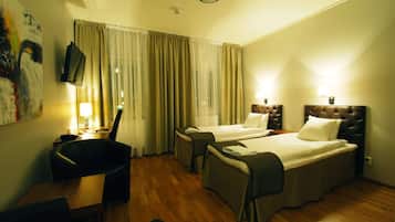 Standard Twin Room (Plus) | Meja, langsir/tirai gelap terus, kalis bunyi, katil bayi/kot (percuma)