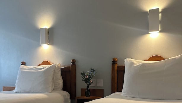 Twin Room, Non Smoking - go2 Glasgow Cumbernauld Hotel  (Glasgow)