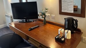 Twin Room, Non Smoking - go2 Glasgow Cumbernauld Hotel  (Glasgow)