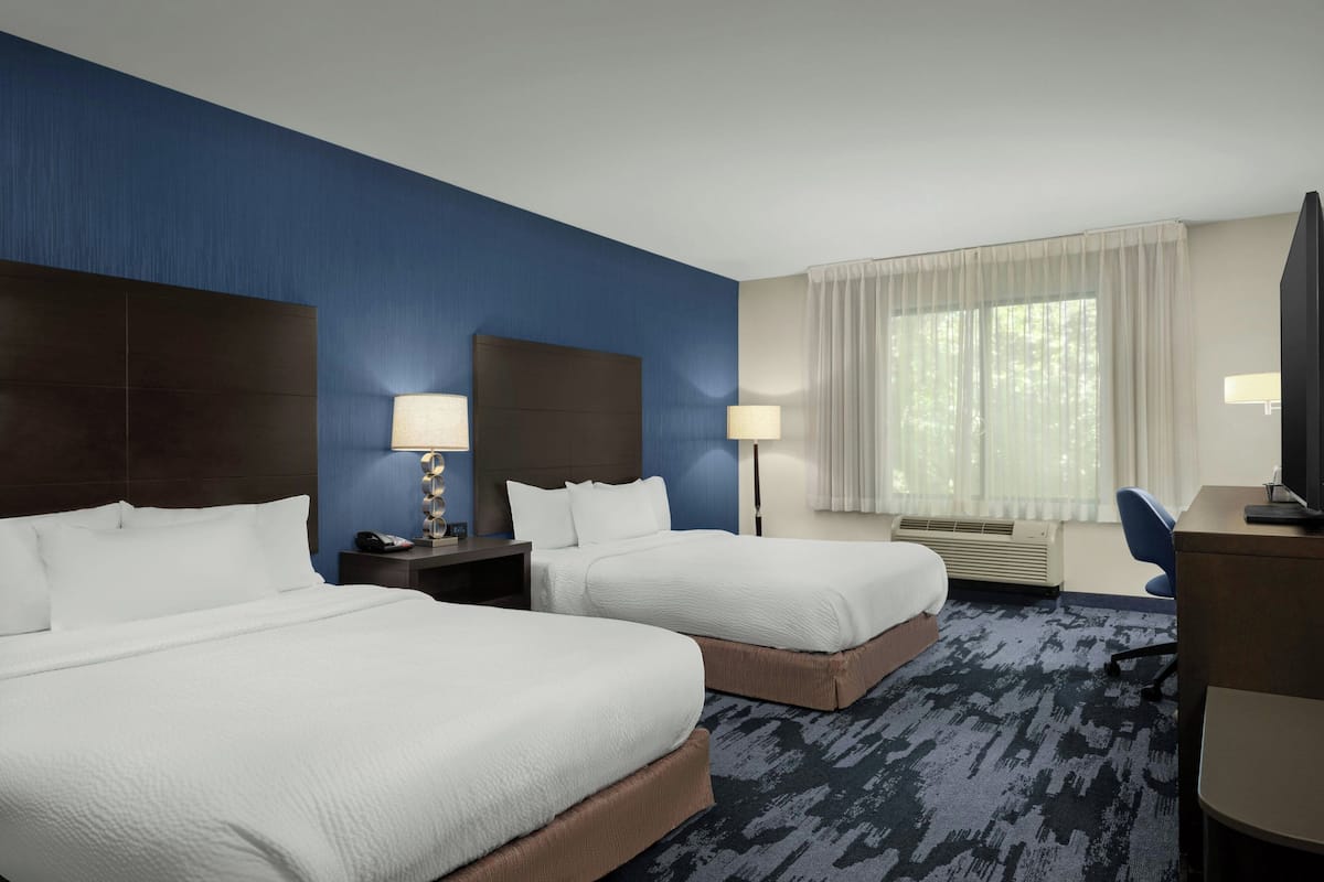 Premium bedding, pillowtop beds, in-room safe, desk