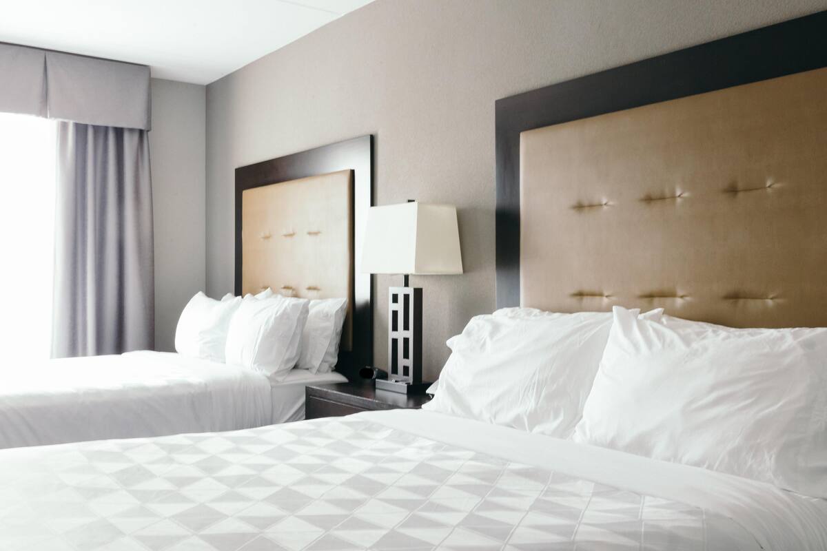 Literie de qualité supérieure, coffres-forts dans les chambres