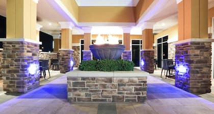 Holiday Inn Hotel & Suites East Peoria by IHG