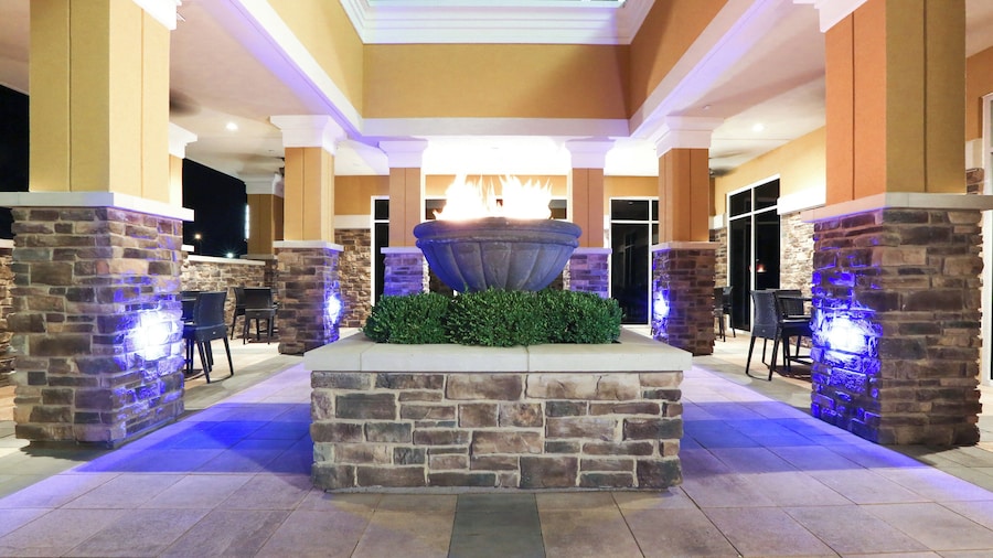 Holiday Inn Hotel & Suites East Peoria by IHG