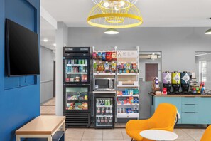 Snack bar - Spark by Hilton Minot (Minot)